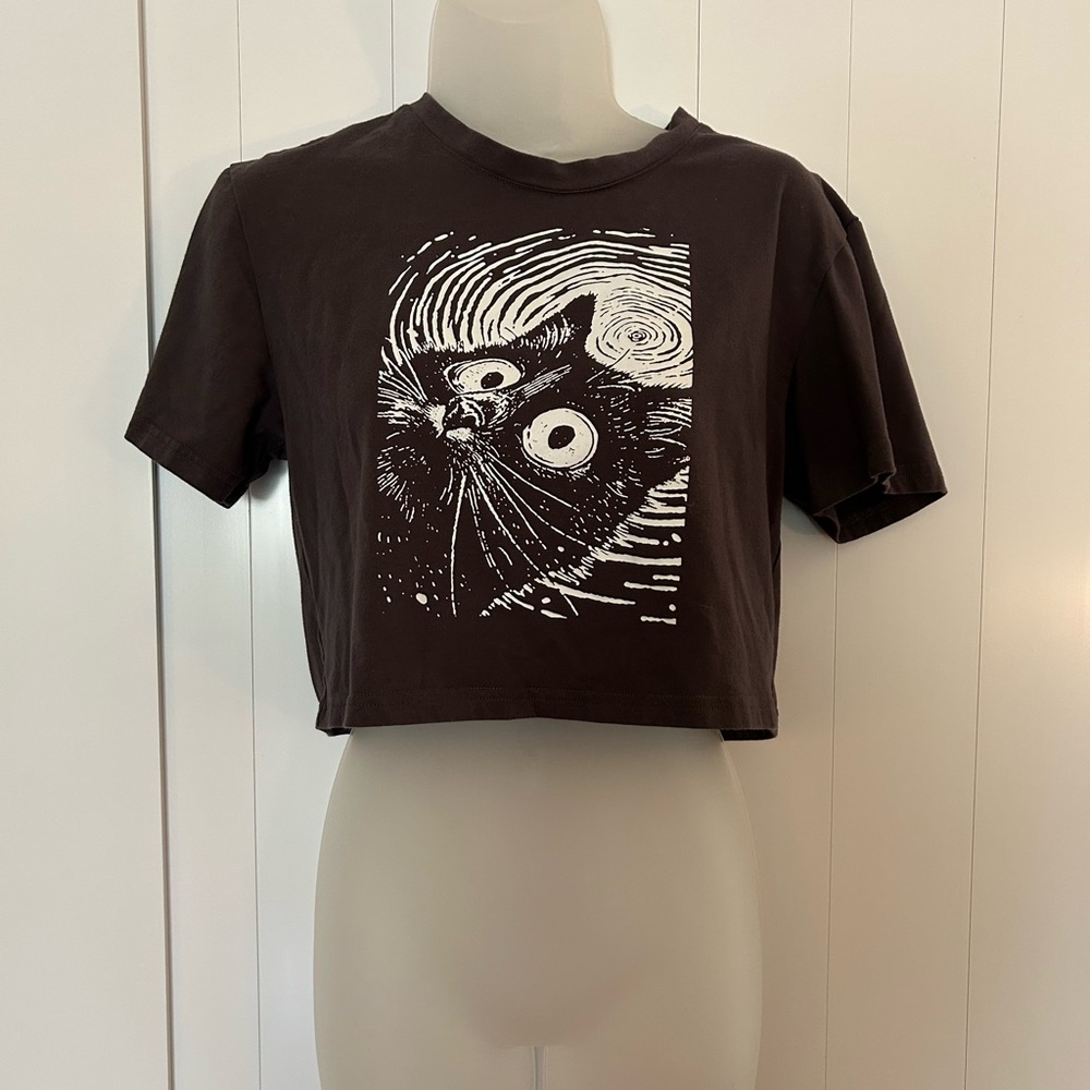 Black Cat Graphic Crop Top